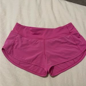 Like new Sonic Pink Lululemon Speed Up Shorts 2.5” Sz 4 midrise